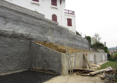 Rénovation des murs d'une maison au Pays Basque